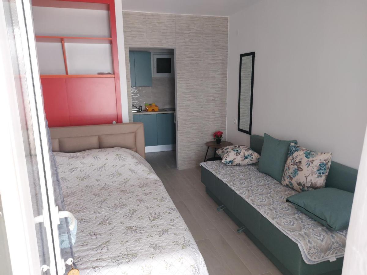 Apartmans And Studios Ana Apartment