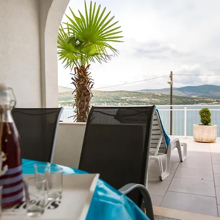 Apartmans And Studios Ana Trogir Exterior photo