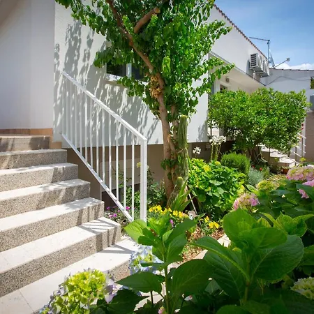 Apartmans And Studios Ana Trogir Exterior photo
