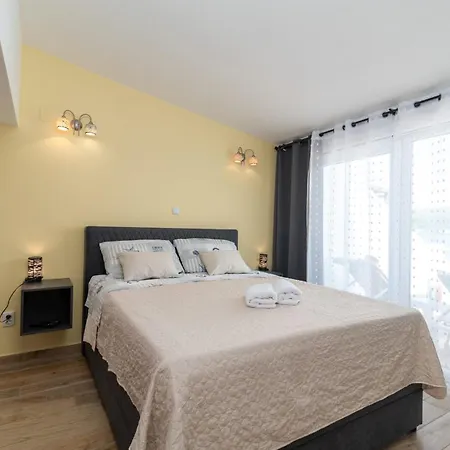 Apartmans And Studios Ana Trogir Exterior photo